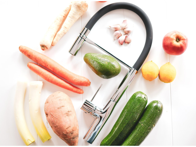 Küchenarmatur in Schwarz-Silber POLLA... Küchenarmatur in Schwarz-Silber POLLA...