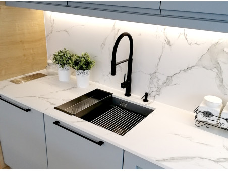 Küchenarmatur in Schwarz POLLA  Wasserhahn Küchenmischer mit Magnetgriff