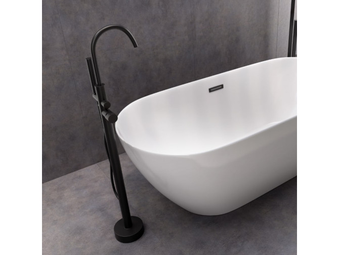 Freistehende Badewannenarmatur in... Freistehende Badewannenarmatur in...