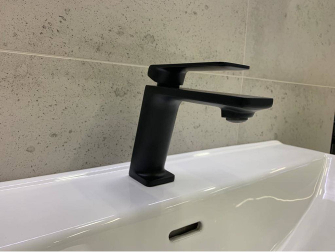 Waschtischarmatur in Schwarz TRINO...