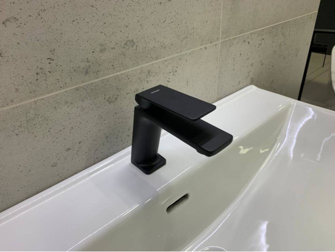 Waschtischarmatur in Schwarz TRINO...