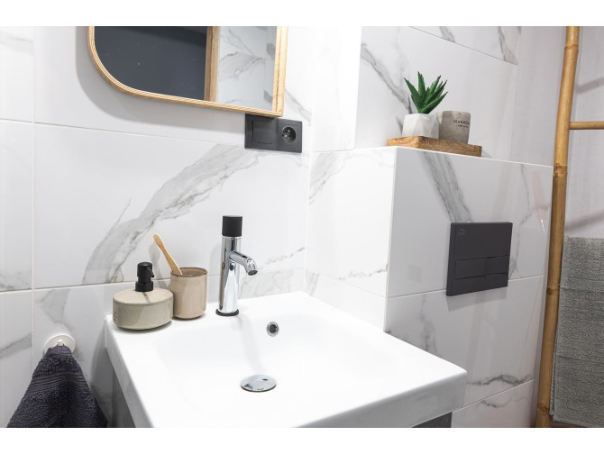 Waschtischarmatur in Chrom-Schwarz... Waschtischarmatur in Chrom-Schwarz...